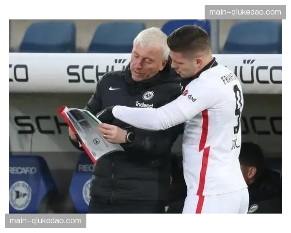 朗斯主场崩盘暴露争冠经验不足，黑马神话面临考验