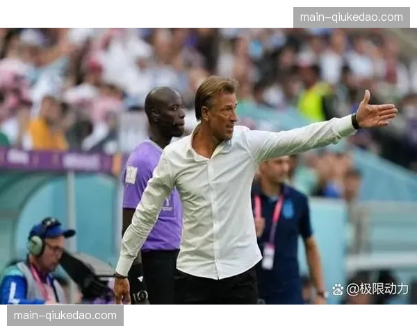 官方：前巴西国脚奥斯卡与上海海港完成一年续约