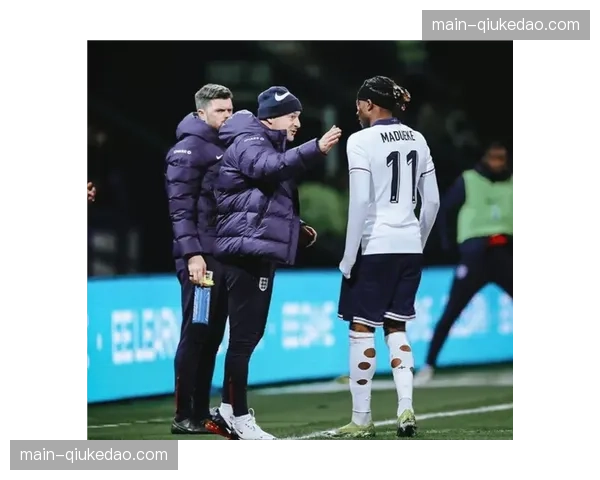 电讯报：切尔西考虑外租马杜埃凯，因其在无球压迫中的投入度未达教练组要求