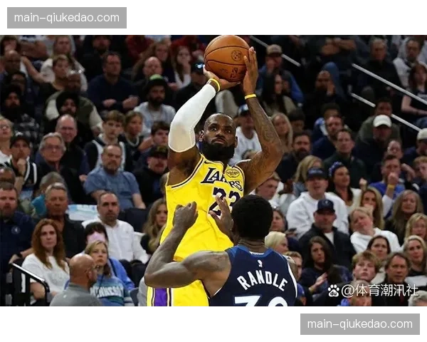 湖人打爵士关键战：输球打火箭，赢球可能打森林狼